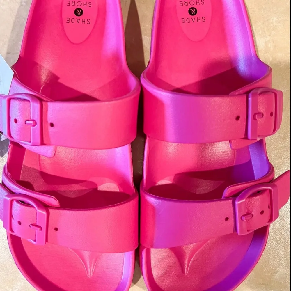 Shade‎ & Shore Sandals Buckle 2 Strap, Hot Pink - Picture 3 of 3